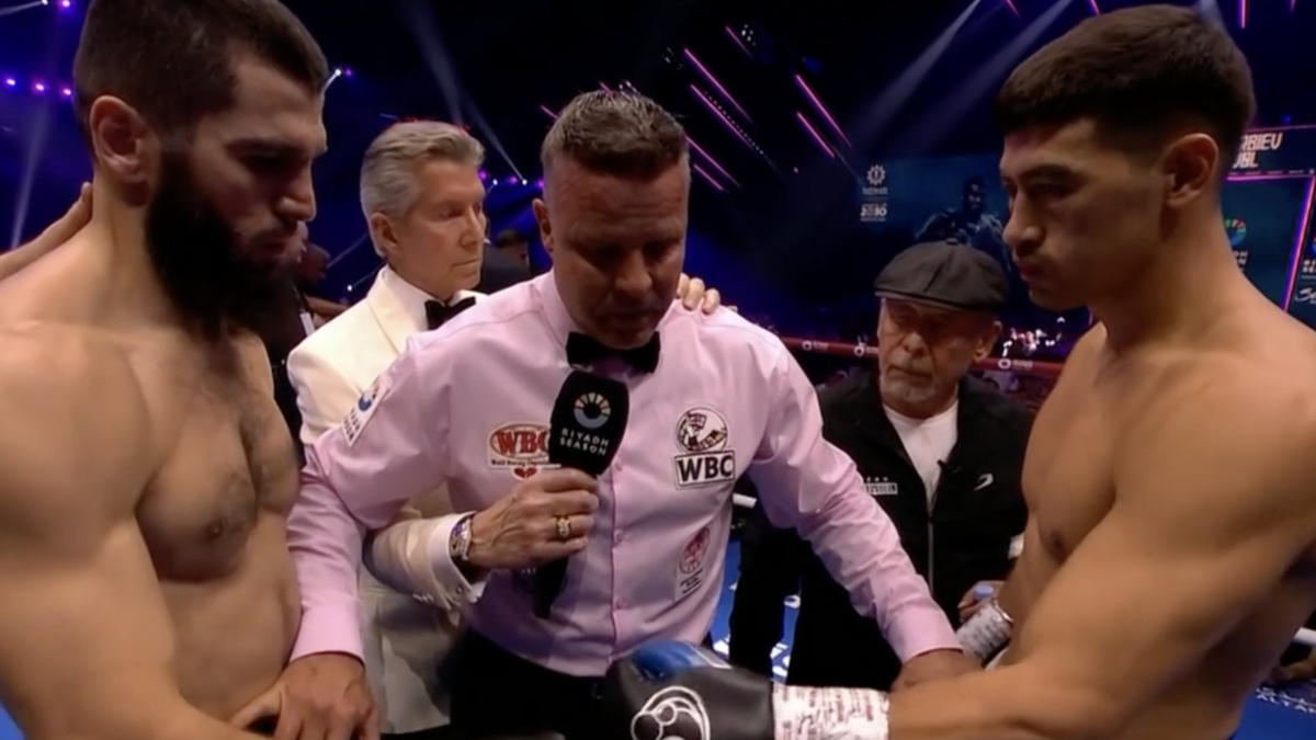 ‘Judges Again’ – MMA Fighters React To Controversial Result In Classic Between Artur Beterbiev & Dmitry Bivol
