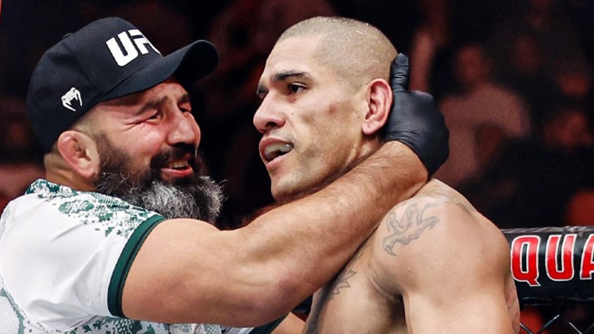 Alex Pereira’s Training Partner Describes Glover Teixeira’s Coaching Style: ‘He’s Playing Video Games’