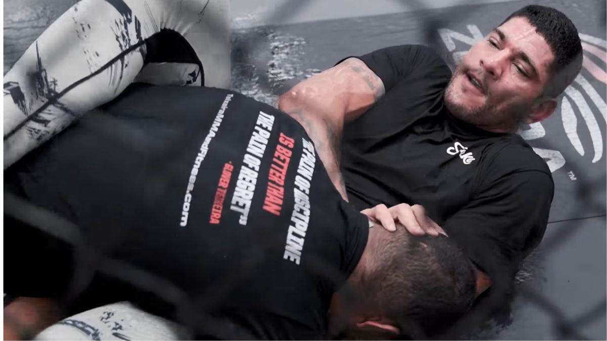 ‘How Scary Is It?’ – Daniel Cormier Imagines ‘Amateur’ Alex Pereira With A Well-Rounded MMA Skillset
