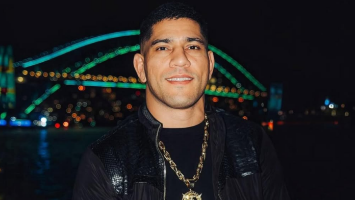 Alex Pereira Reassures Critics Of His Pre-UFC 313 Traveling