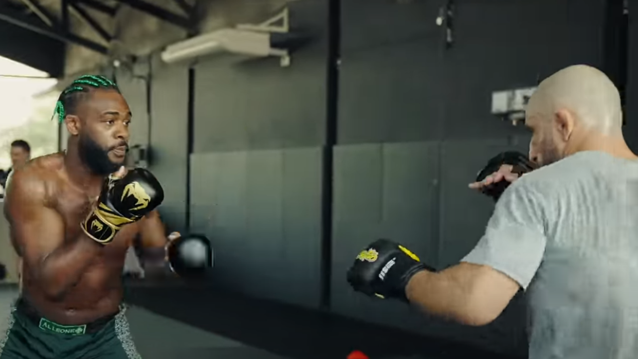 Alexander Volkanovski Trains With Fellow Former UFC Champion In Thailand Ahead Of Return