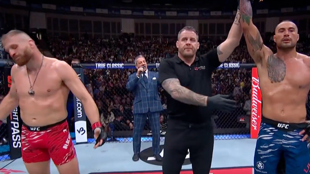 ‘Is Somebody Going To Actually Fight?’ – Jamahal Hill Unimpressed As Ulberg Decisions Blachowicz At UFC London