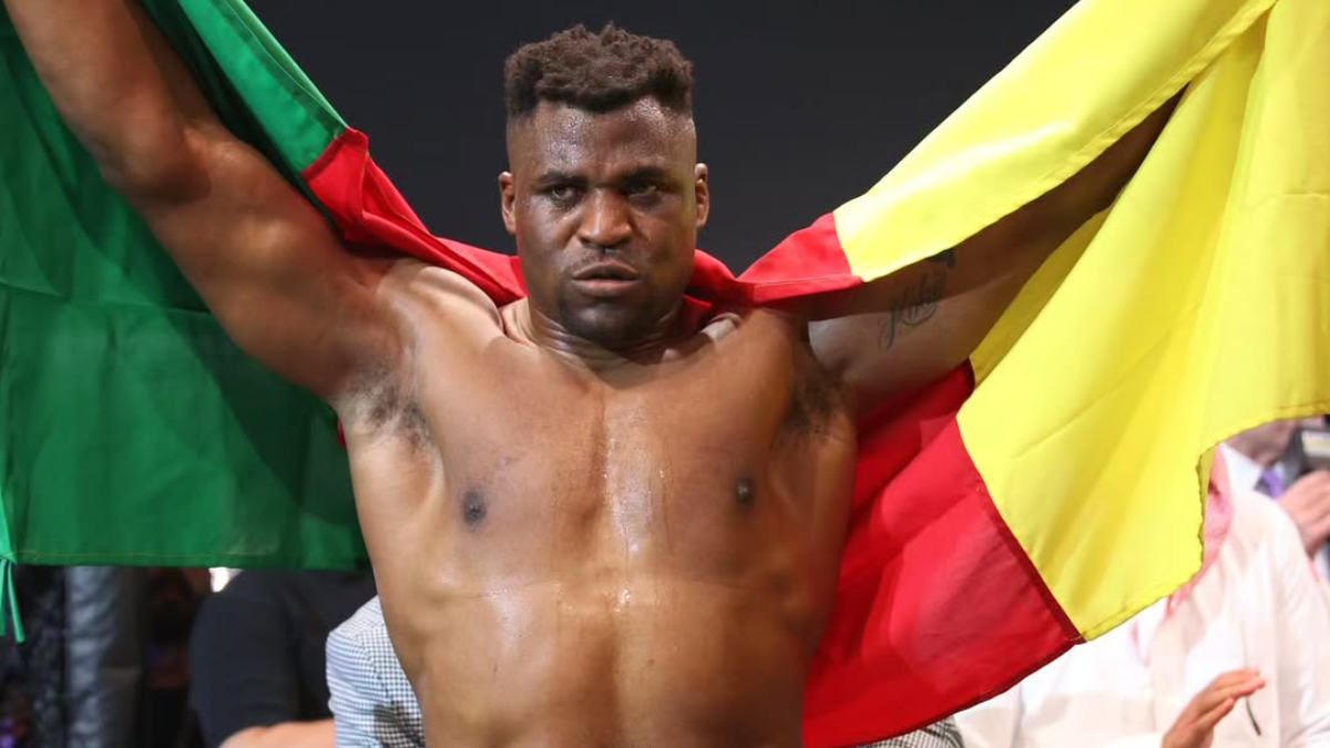 Francis Ngannou Training Footage Sparks Concern for Philipe Lins