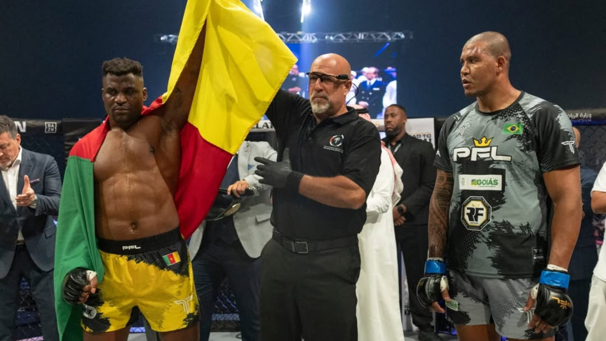 Campeón de peso pesado de PFL Francis Ngannou