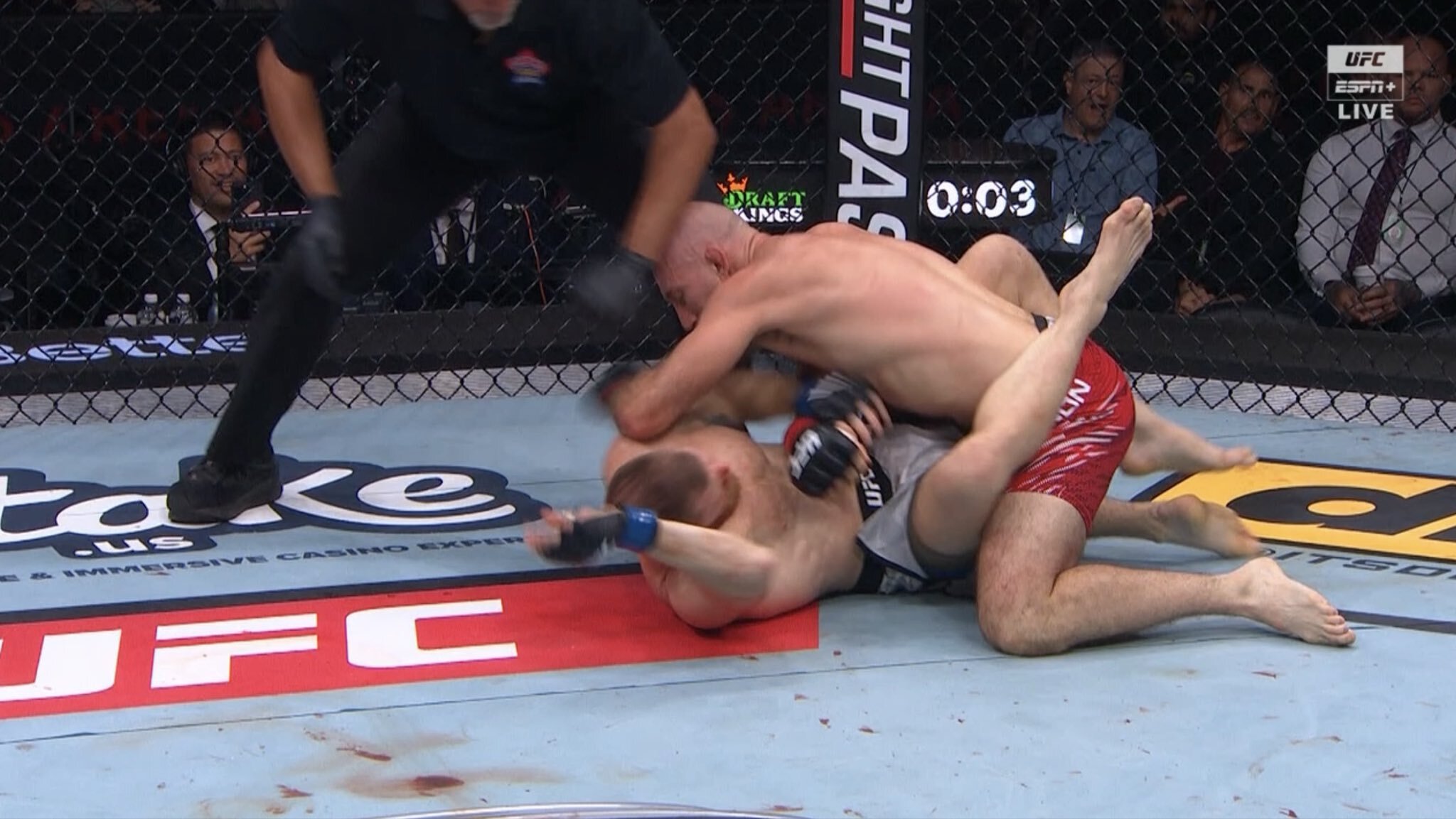 “Should Never Be Allowed To Referee Again” – Fans & Fighters Blast Referee Dan Miragliotta For Making Kyle Nelson Go From First-Round Finish To Decision Win At UFC Vancouver