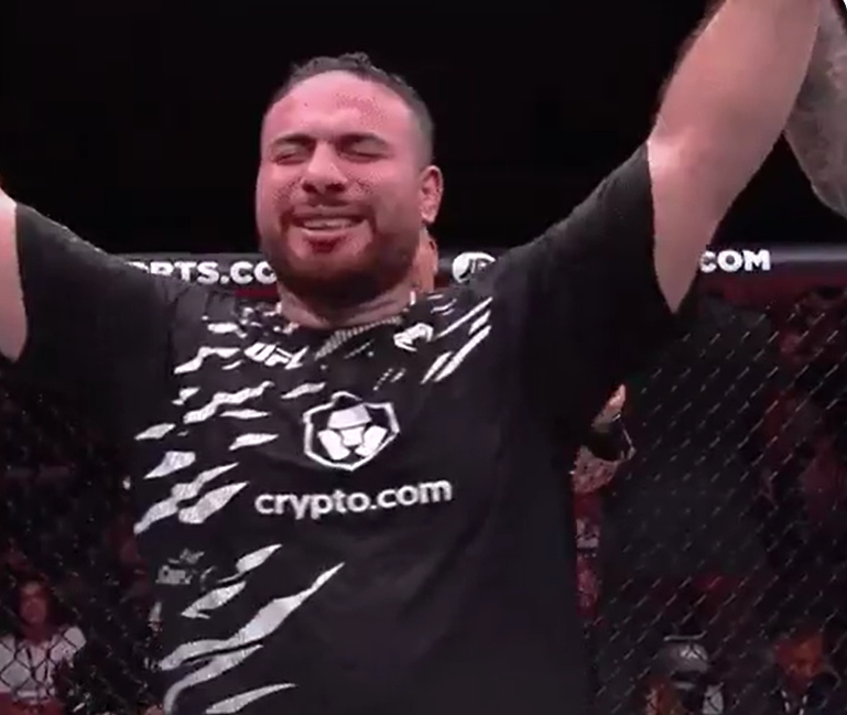 “What Am I Watching” – Fighters & Fans Trash Heavyweight Division Following Lackluster Outing From Chris Barnett In Loss To Hamdy Abdelwahab At UFC 321