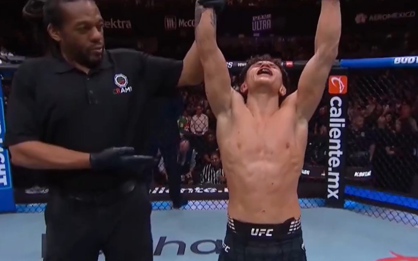 UFC’s 3-Year Sellout Streak Ends at Fight Night in Mexico City