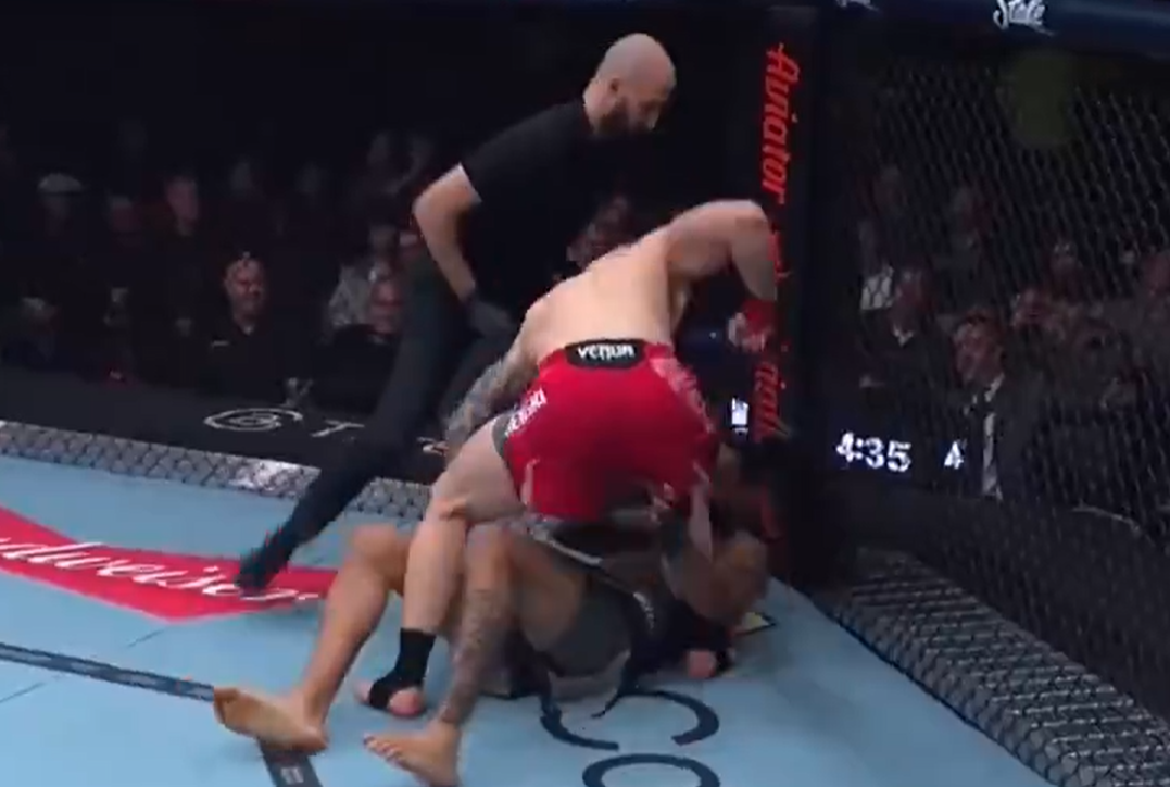 “Future UFC Champion” – Iwo Baraniewski Sleeps Austen Lane