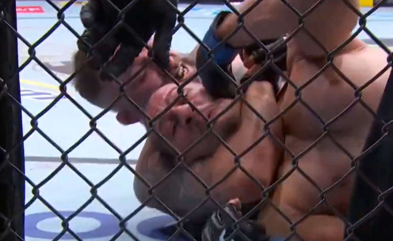 Michael Chiesa Ends Career With Quick Submission Win