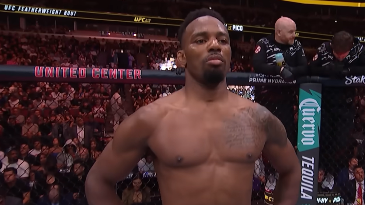 Lerone Murphy Hires Mental Coach Before Movsar Evloev Fight