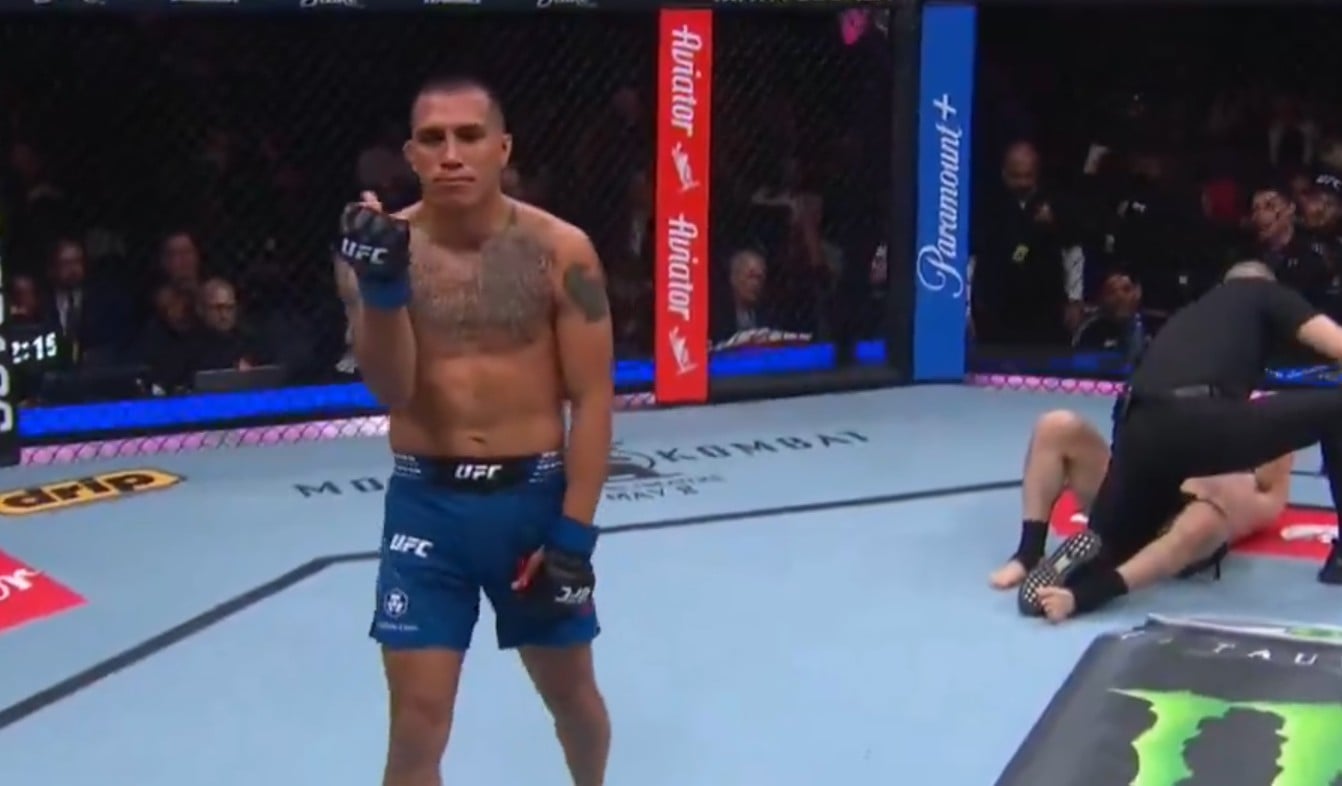 John Yannis Gets Quick Finish To Start UFC Winnipeg