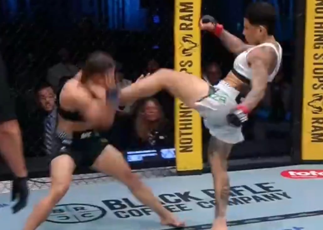Ketlen Souza grounds, head kick KOs Ariane Carnelossi