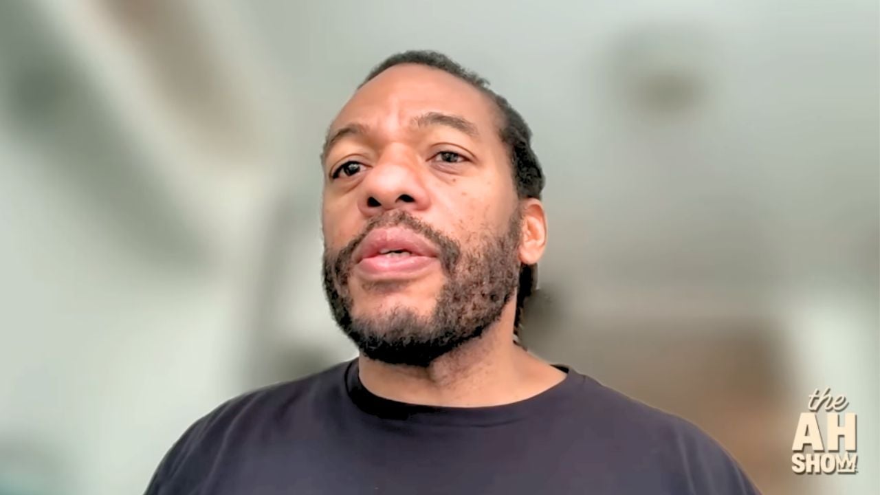 Herb Dean Praised for UFC 330 Barboza Stoppage After Months of Criticism