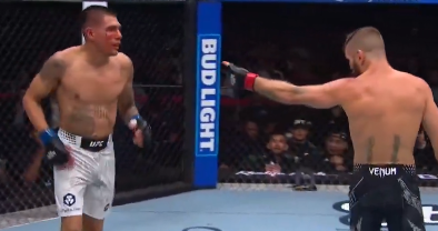 Tim Elliott Takes Down Edgar Chairez in Gritty Decision Win