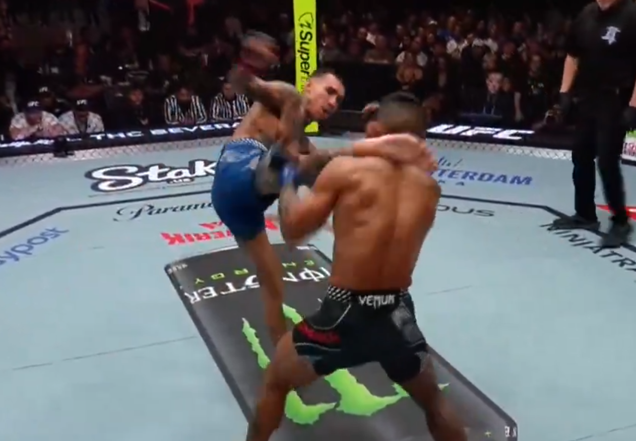 Andre Fili knocks out Kai Kamaka III with a head kick at UFC Vegas 122