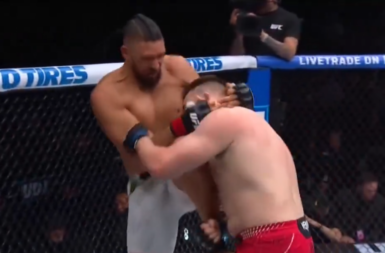Johnny Walker Wins Heavyweight Debut With Brutal Knee KO