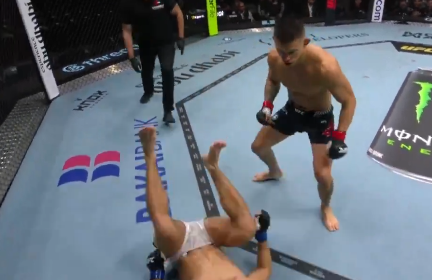 Kody Steele Puts Hands on Display in First-Round Finish